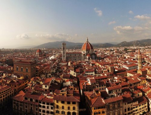 Firenzen punaisten kattojen yllä